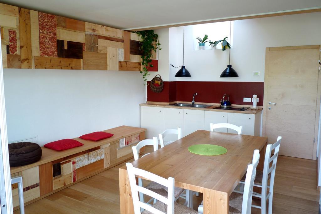 B&B Casa Sul Lago - Appartamenti Calceranica al Lago Oda fotoğraf