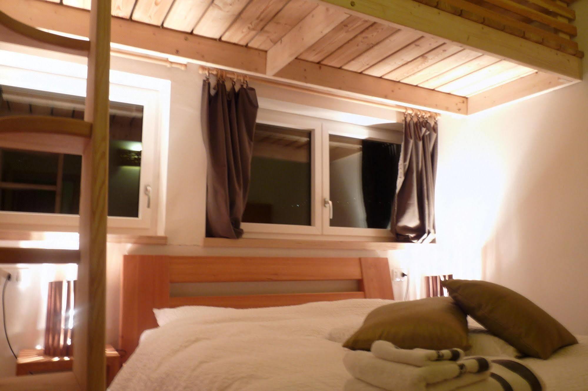 B&B Casa Sul Lago - Appartamenti Calceranica al Lago Dış mekan fotoğraf